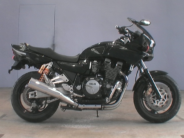 Купить мотоцикл Yamaha XJR1200R 1996 фото 2